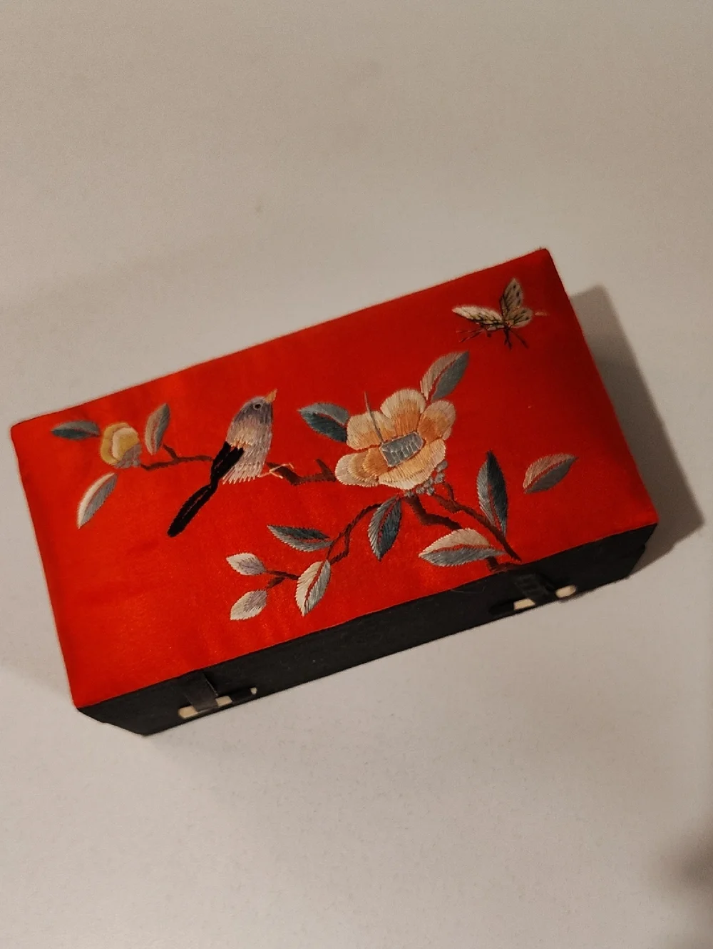 Vintage Chinese Silk Embroidered Padded Trinket Box